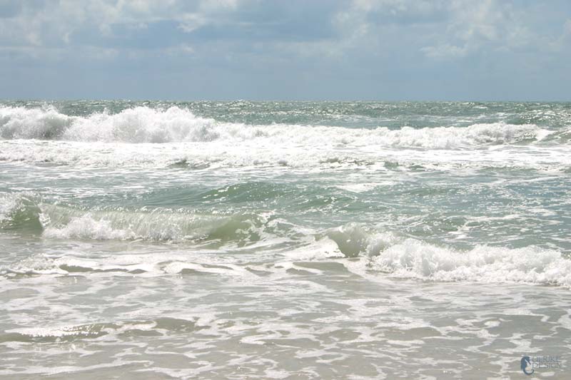 A day full of sunshine with a very agitated sea.